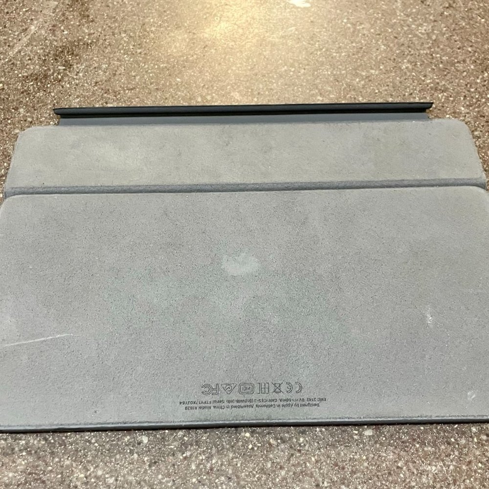 Apple Smart Keyboard Model A1829 - Picture 3 of 8